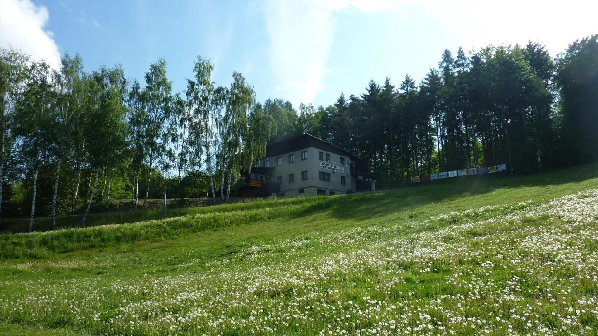 Penzion Horalka Hlinsko Luaran gambar